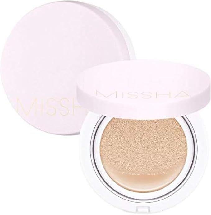 MISSHA Magic Cushion Foundation No.21 Light Beige for Bright Skin - Flawless Coverage,Dewy Finish,Easy Application for All Skin Types