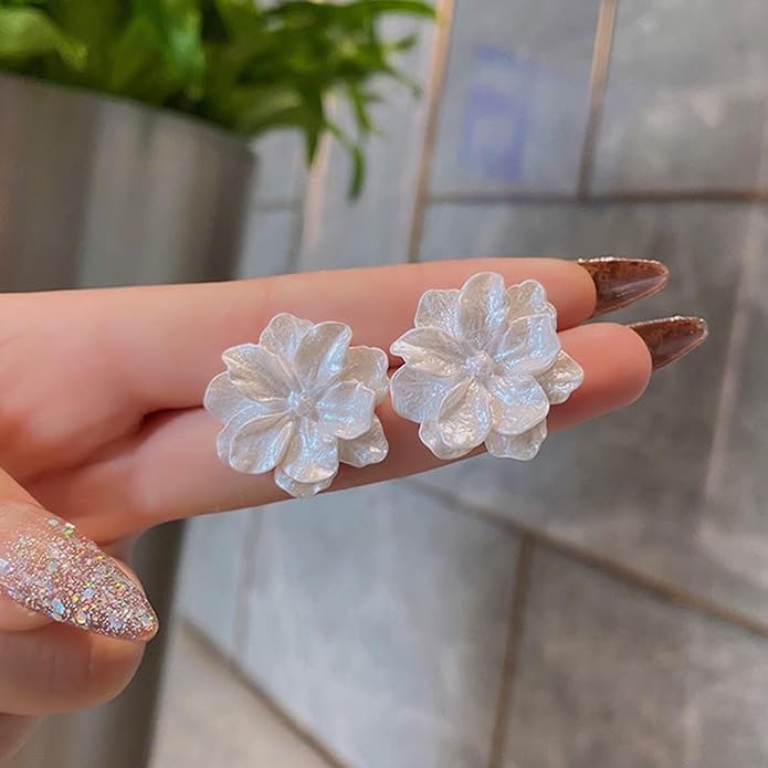 Unique Large White Flower Earrings Studs Vintage Acrylic Floral Petal Earrings Statement French Camellia Flower Earrings Studs Bridal Wedding Prom Earrings Jewelry for Women