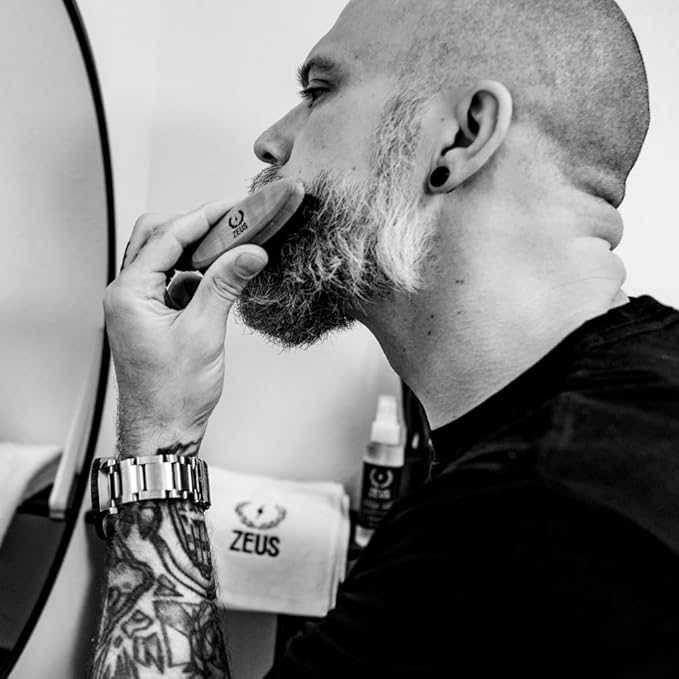 ZEUS Pocket Beard & Mustache Brush for Men, Travel Size Beard Brush, Firm Boar Bristles (Made in Germany) N91