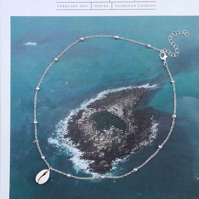 Bohemia Sea Shell Choker Necklace Natural Shell Pendant Necklace Minimalist Cowrie Necklace Silver Satellite Chain Necklace Jewelry for Women and Girls