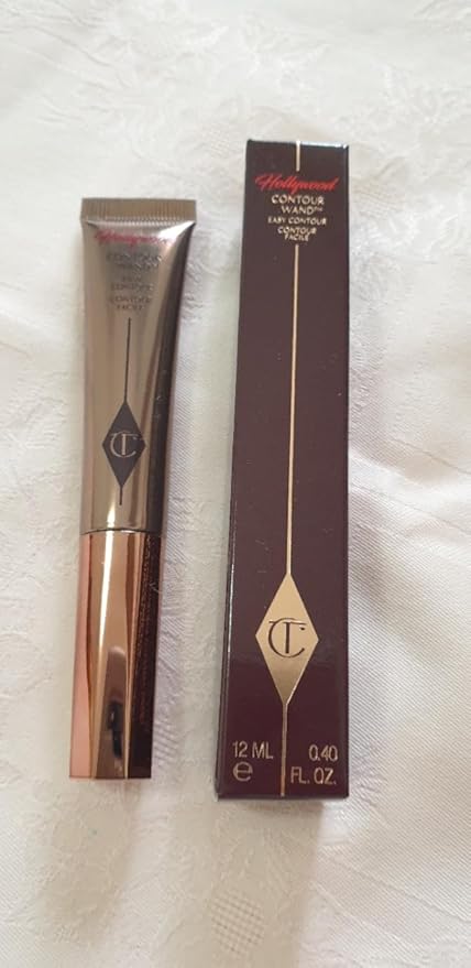Charlotte Tilbury Hollywood Contour Wand Light-Medium