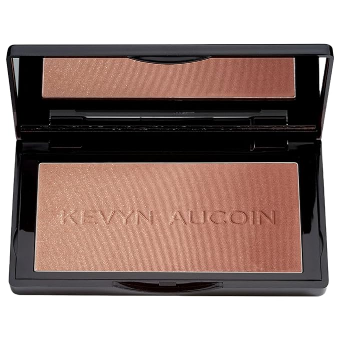 Kevyn Aucoin The Neo-Bronzer, Sundown Deep: 3 in 1 makeup palette. Highlighter, blush & bronzer in one smooth gradient makeup compact. Shimmer & matte in light, medium & deep. Sun-kissed to bronzed.