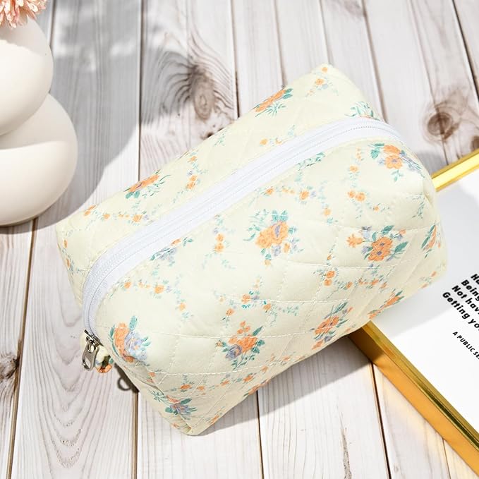 Soidram floral makeup bag quilted