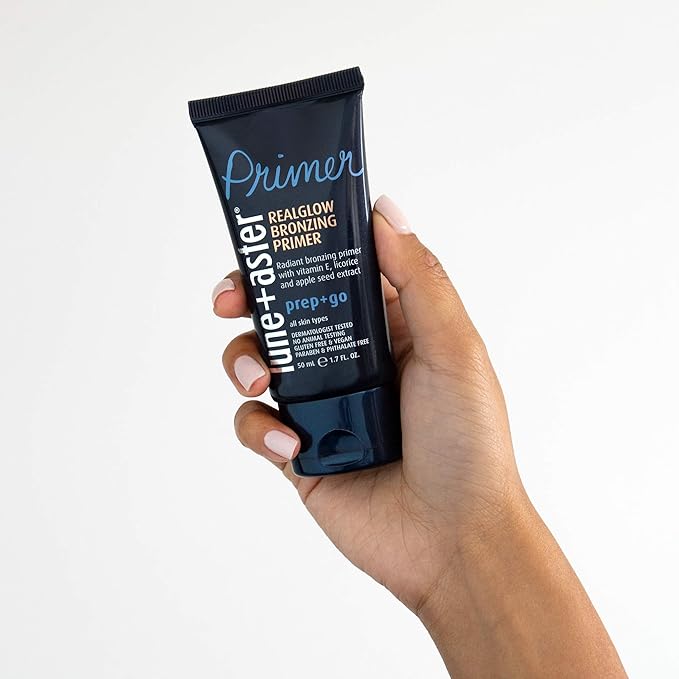 RealGlow® Bronzing Primer - Lightweight primer with sheer bronze light diffusers creates a healthy bronzed glow