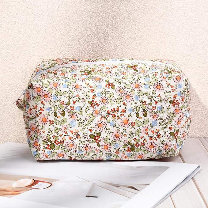 Soidram floral makeup bag quilted