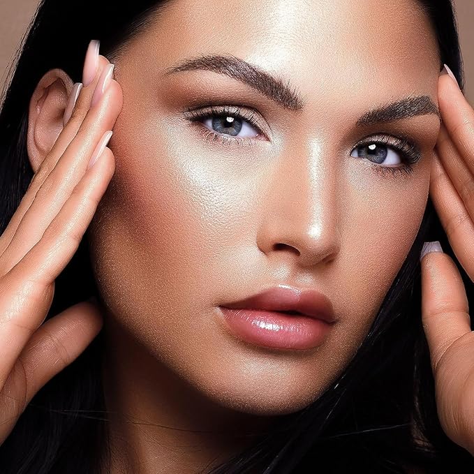 URQT Highly Pigmented Liquid Contour - Built-in Sponge