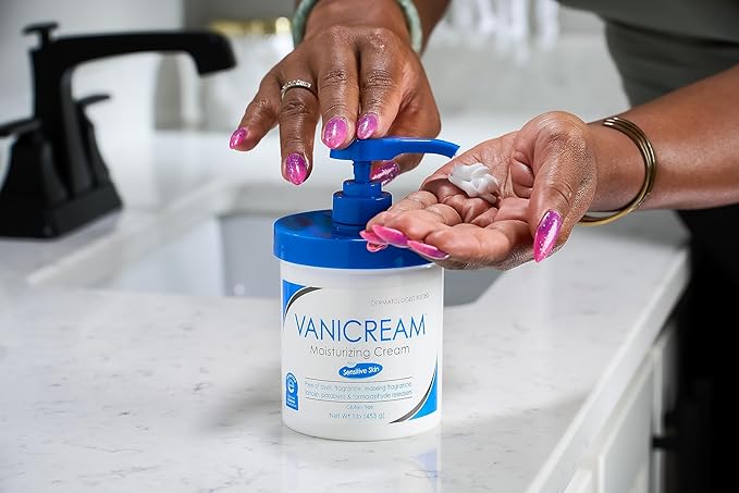 Vanicream Moisturizing Skin Cream with Pump Dispenser - 16 fl oz (1 lb) - Moisturizer Formulated Without Common Irritants for Those with Sensitive Skin (Pack of 2)