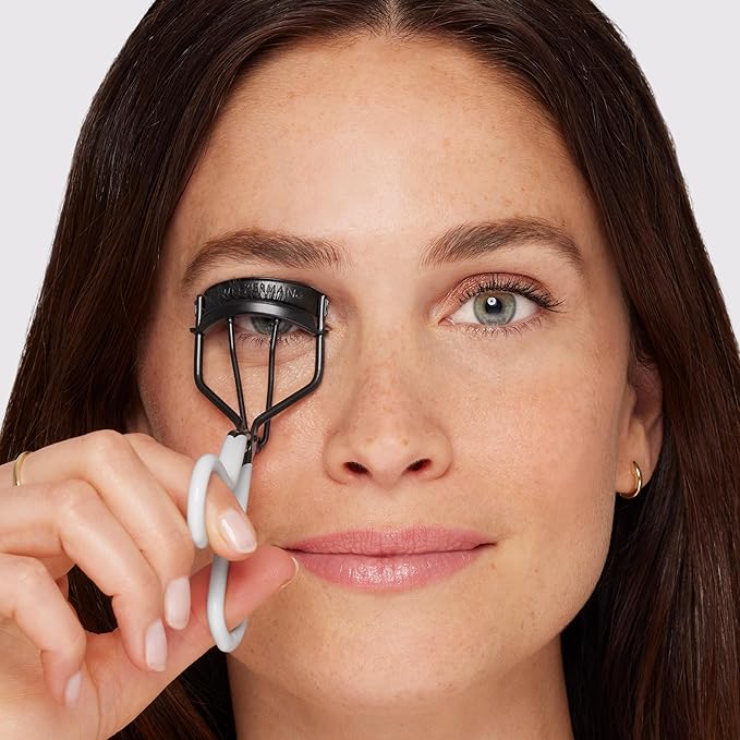 Tweezerman Onyx Great Grip Eyelash Curler - Makeup Eyelash Tool for all Eye Shapes