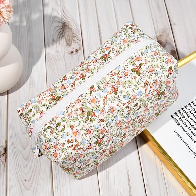 Soidram quilted makeup bag floral