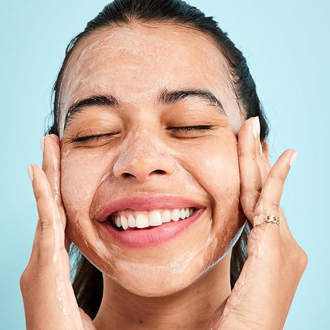 First Aid Beauty - Pure Skin Deep Cleanser with Red Clay, Deep Cleansing Face Wash with Antioxidant Booster for Oily and Blemish-Prone Skin, Reduce Oil & Unclog Pores, Safe for Sensitive Skin, 4.7 oz