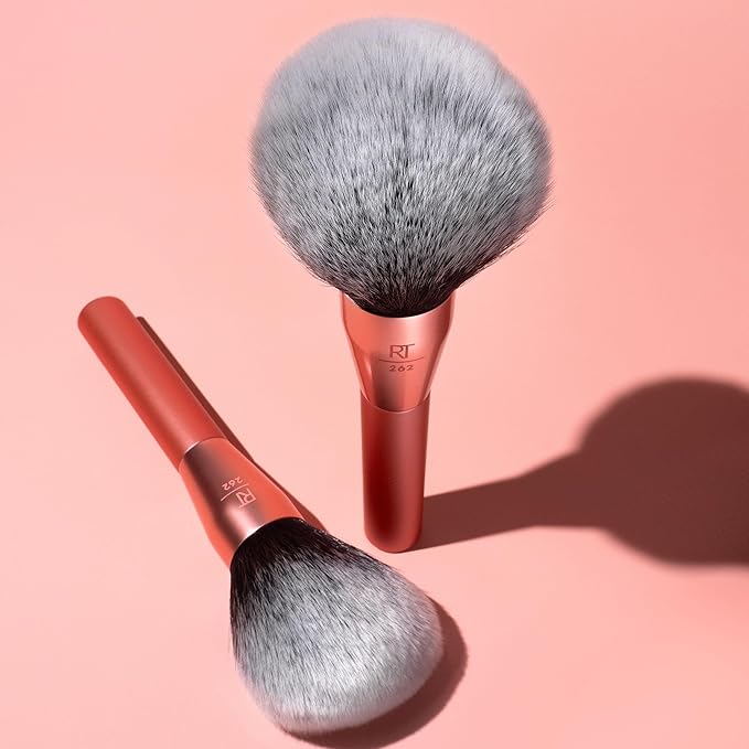 Real Techniques Extra Big Powder Brush, Large Makeup Brush For Powder, Fluffy Head For All-Over Setting, XL Oversized Brush For Quick Application, Cruelty-Free, Synthetic Bristles, 1 Count