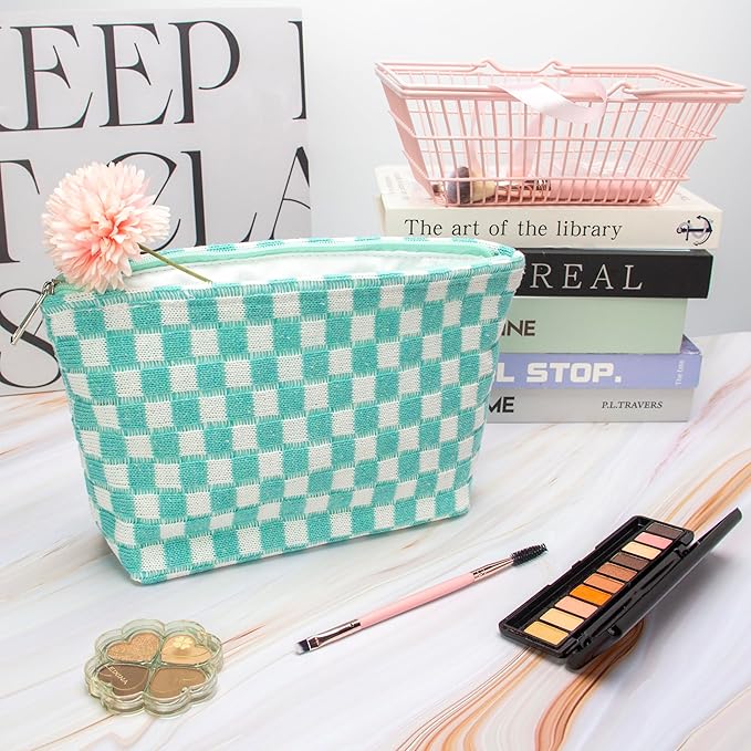 Pazimiik knitted checkered makeup bag