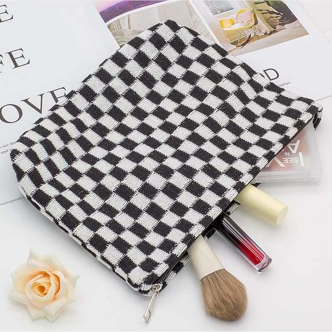 Pazimiik knitted checkered makeup bag