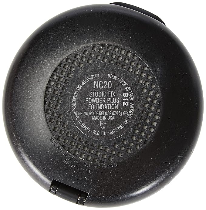 MAC Studio Fix Powder Plus Foundation NC20, NW18,