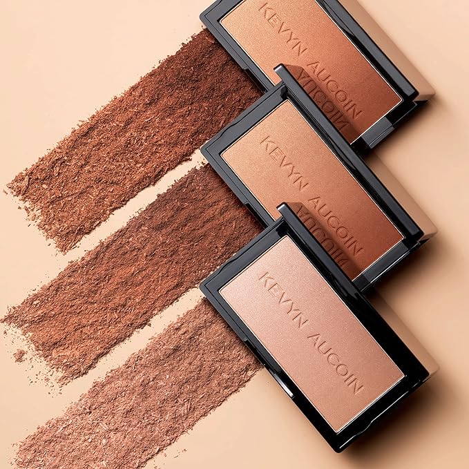 Kevyn Aucoin The Neo-Bronzer, Sunrise Light: 3 in 1 makeup palette. Highlighter, blush & bronzer in one smooth gradient makeup compact. Shimmer & matte in light, medium & deep. Sun-kissed to bronzed.